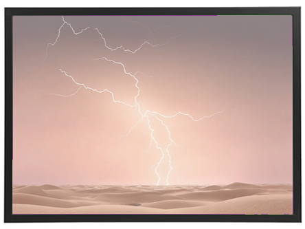Et dramatisk billede af lyn, der slår ned over en ørkenlandskab i bløde farver.
