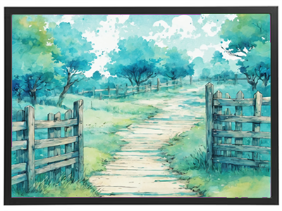 En malerisk udsigt over en grussti omgivet af grønne træer og et træhegn.