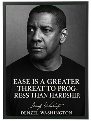 Et billede af Denzel Washington med et inspirerende citat om fremskridt og udfordringer.