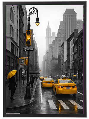 Et sort-hvidt bybillede med gule taxaer og en person med en gul paraply.