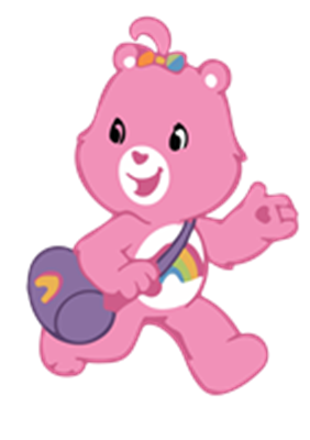 En sød pink bjørn med en farverig taske, der ser glad ud.