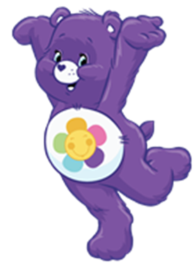 En lilla bjørn med et smilende ansigt og farverigt emblem på maven, der ser glad ud.