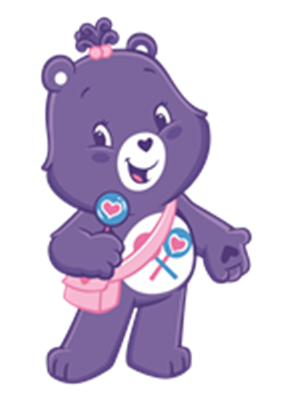 En lilla bjørn med en sød personlighed, der holder en slik og bærer en taske.