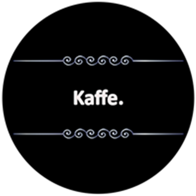 Et minimalistisk design med ordet Kaffe præsenteret på en sort baggrund.