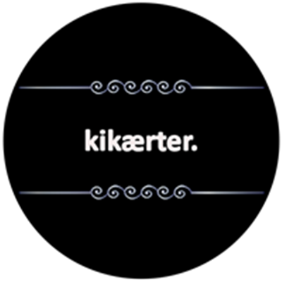 Billedet viser ordet kikærter i en stilfuld typografi på en sort baggrund.