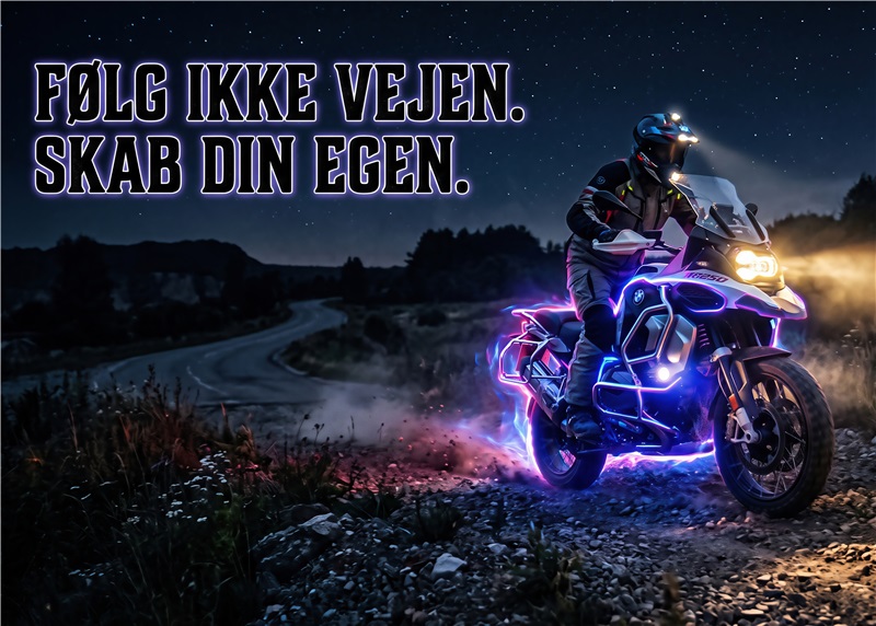 Følg Ikke Vejen - Skab Din Egen Rute - Oplev friheden på vejen med denne inspirerende plakat. Den motiverer dig til at tage på eventyr og skabe dine egne stier. Perfekt til motorcykelentusiaster og drømmere!