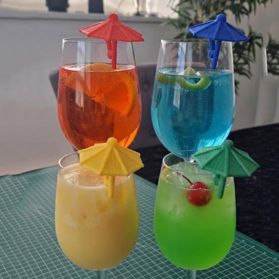 Sjov Drinksparasol og Glasmarkør til Glas
