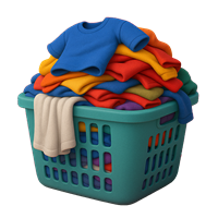 En kurv fyldt med farverigt vasketøj, herunder t-shirts og håndklæder.