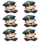 Illustration af en sovende politibetjent med blå uniform og hat, i en tegneserieagtig stil.